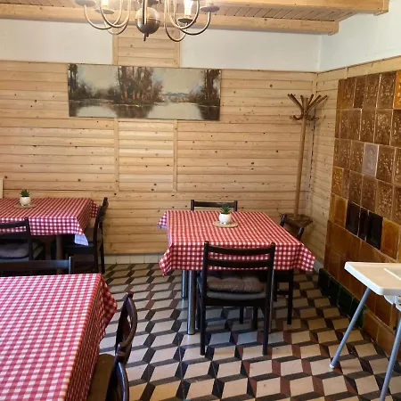 Bed & Breakfast Kancsal Harcsa Panzio Es Halaszcsarda *