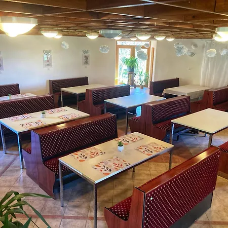 Kancsal Harcsa Panzio Es Halaszcsarda Bed and Breakfast