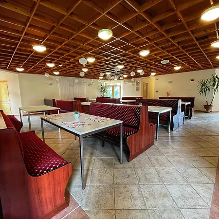 Kancsal Harcsa Panzio Es Halaszcsarda Bed and Breakfast