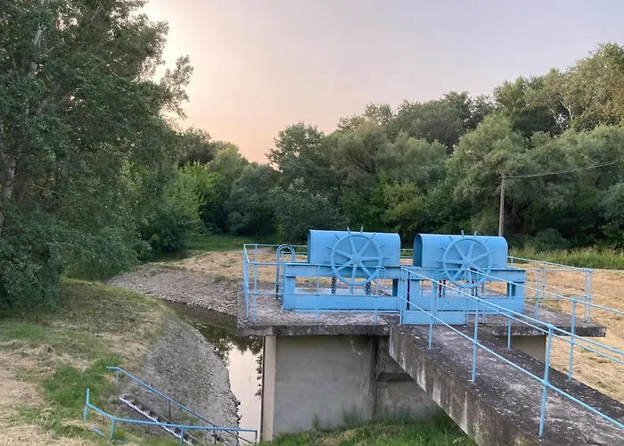 Kancsal Harcsa Panzio Es Halaszcsarda Bed & Breakfast 3*